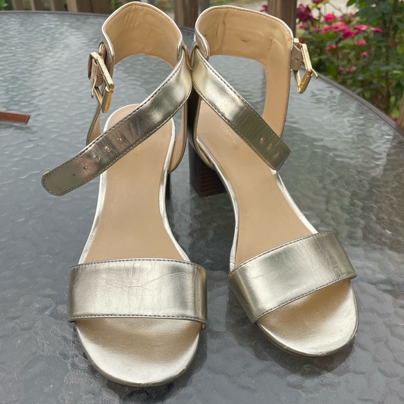 Liz Claiborne Gold Strapped Heels - Picture 1 of 5